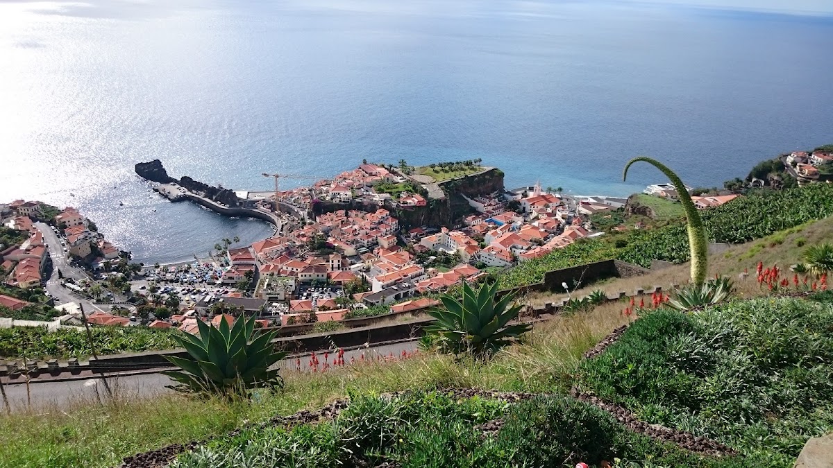 Câmara de Lobos et le miradouro do Pico da Torre – Rua do Pico da Torre, 9300-004 Câmara de Lobos, Portugal (photo 1)