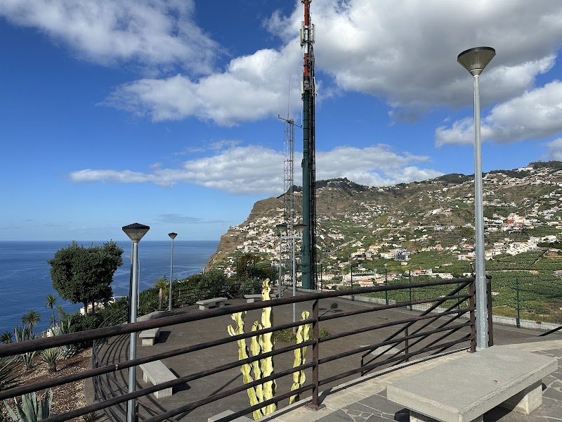 Câmara de Lobos et le miradouro do Pico da Torre – Rua do Pico da Torre, 9300-004 Câmara de Lobos, Portugal (photo 2)