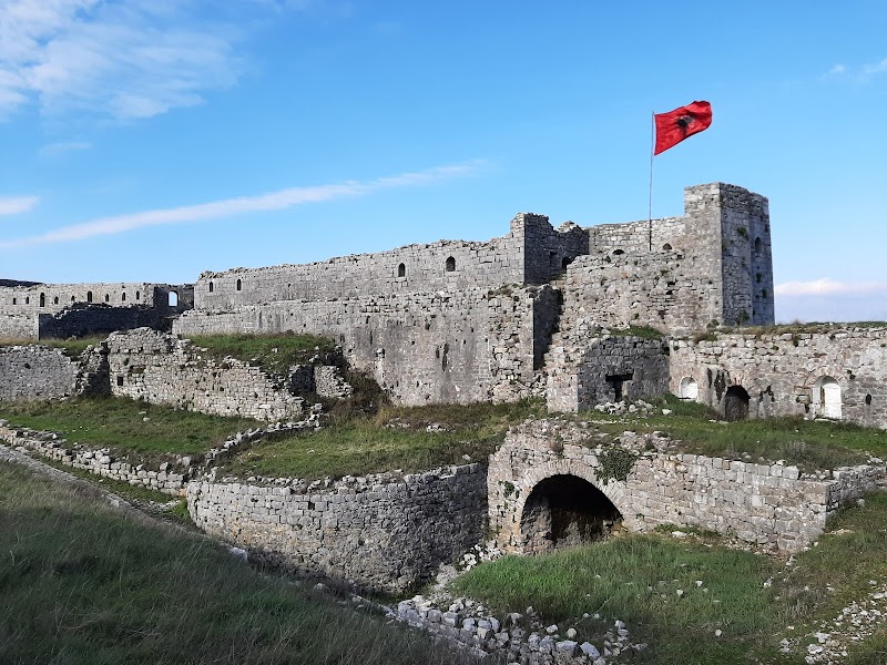 Château de Rozafa (Shkodër) – Colline de Rozafa, Shkodër, Albanie (photo 3)