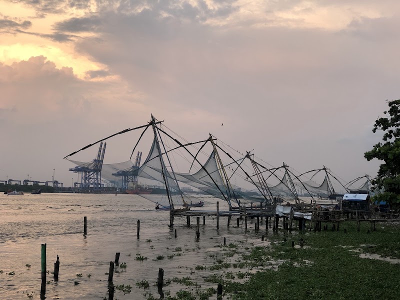 Chinese Fishing Nets – X69R+9V5, Fort Vypin, Puthuvype, Kochi, Kerala 682001, India (photo 2)