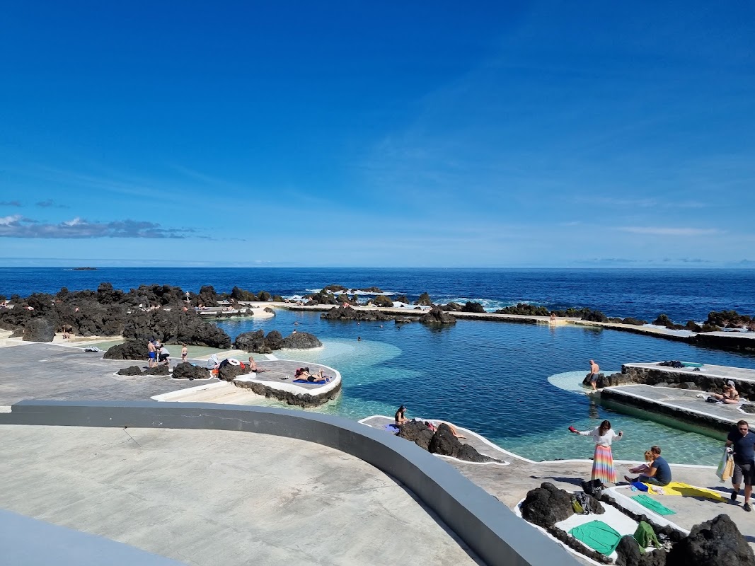 Côte ouest : Porto Moniz, Seixal, Fanal et Cabo Girão – Praça Do Lyra Vila De Porto Moniz, 9270-053 Porto Moniz, Portugal (photo 1)