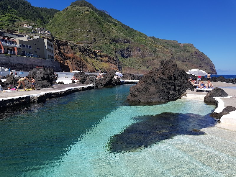 Côte ouest : Porto Moniz, Seixal, Fanal et Cabo Girão – Praça Do Lyra Vila De Porto Moniz, 9270-053 Porto Moniz, Portugal (photo 2)