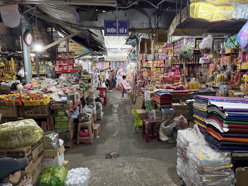 Dong Ba Market – 2 Trần Hưng Đạo, Phú Xuân, Huế, Vietnam (photo 2)