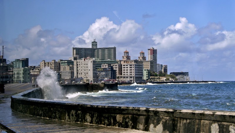 El Malecon (front de mer de La Havane) – Avenida Malecón, La Habana, Cuba (photo 2)