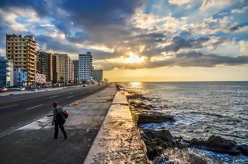 El Malecon (front de mer de La Havane) – Avenida Malecón, La Habana, Cuba (photo 3)
