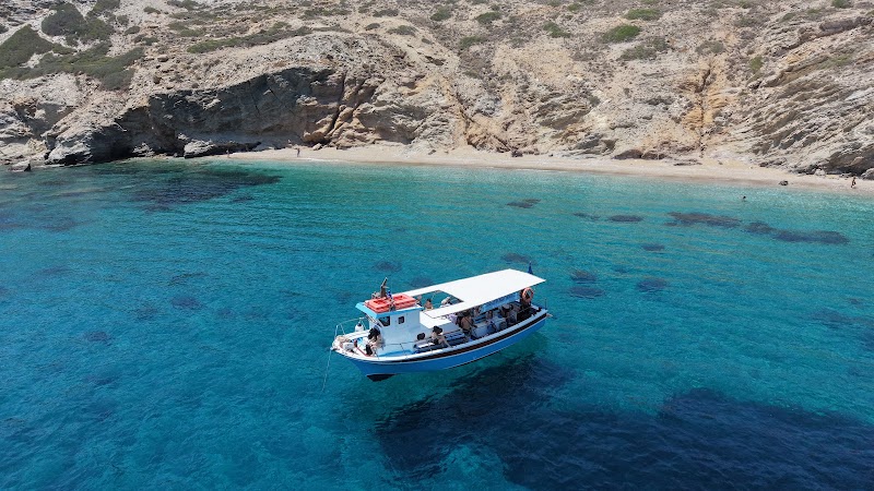 Excursion bateau vers les criques – Depart port de Katapola, Amorgos (photo 3)