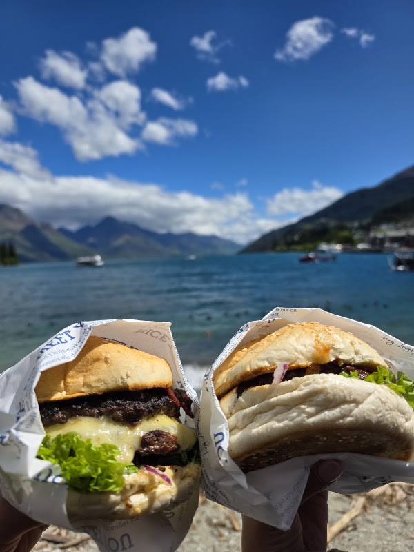 Fergburger – 42 Shotover Street, Queenstown 9300, Nouvelle-Zélande (photo 2)