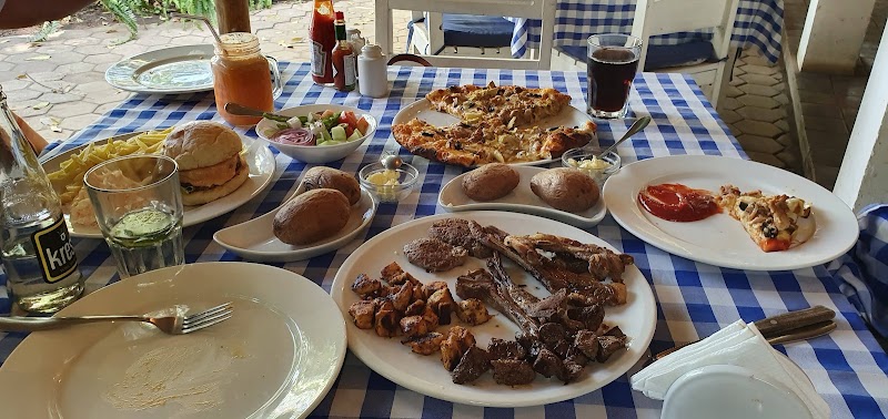 George's Tavern – 50 Haile Selassie Rd, Arusha, Tanzanie (photo 2)