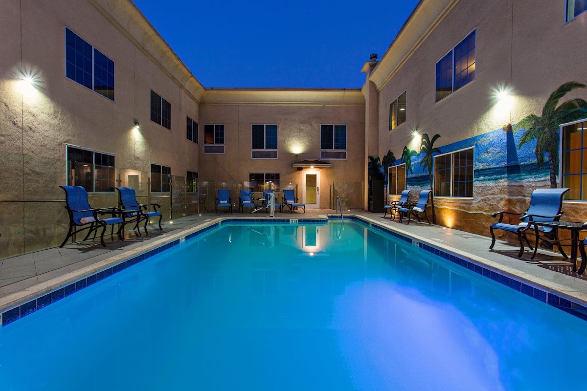 Holiday Inn Express Hollywood Walk of Fame by IHG – 1921 N Highland Avenue (photo 1)