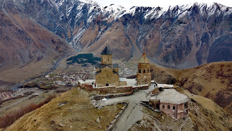 Kazbegi et l'église de Gergeti – Église de la Trinité de Gergeti, Stepantsminda (photo 3)