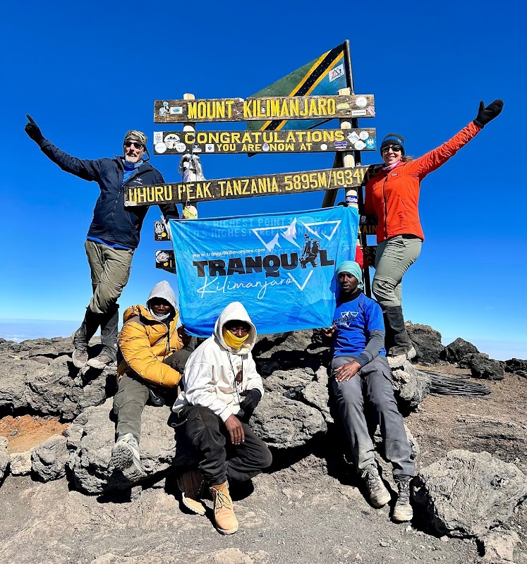 Kilimandjaro J5 : sommet Uhuru Peak et descente – Uhuru Peak, Parc national du Kilimandjaro (photo 1)
