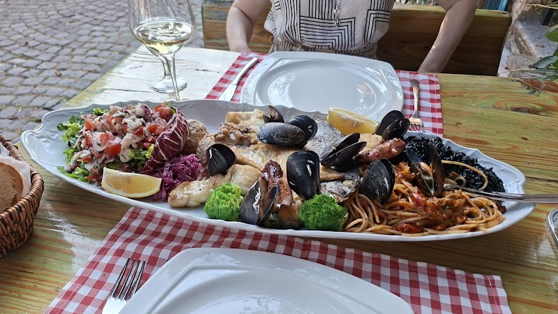 Konoba Feral – Šetalište Pet Danica, Herceg Novi, Monténégro (photo 3)