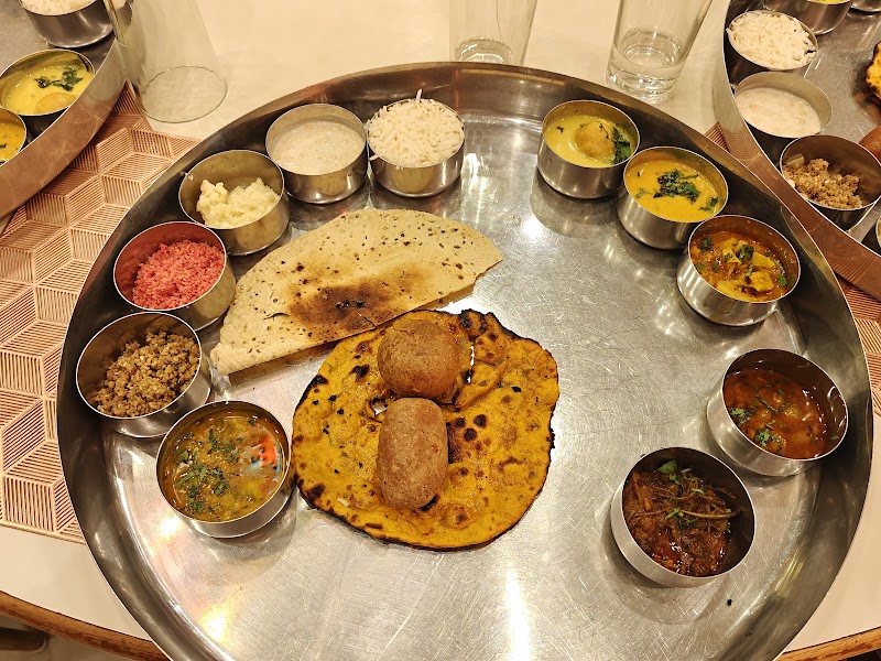 Laxmi Misthan Bhandar – 98-99, Johari Bazar Rd, Bapu Bazar, Jaipur 302003 (photo 3)