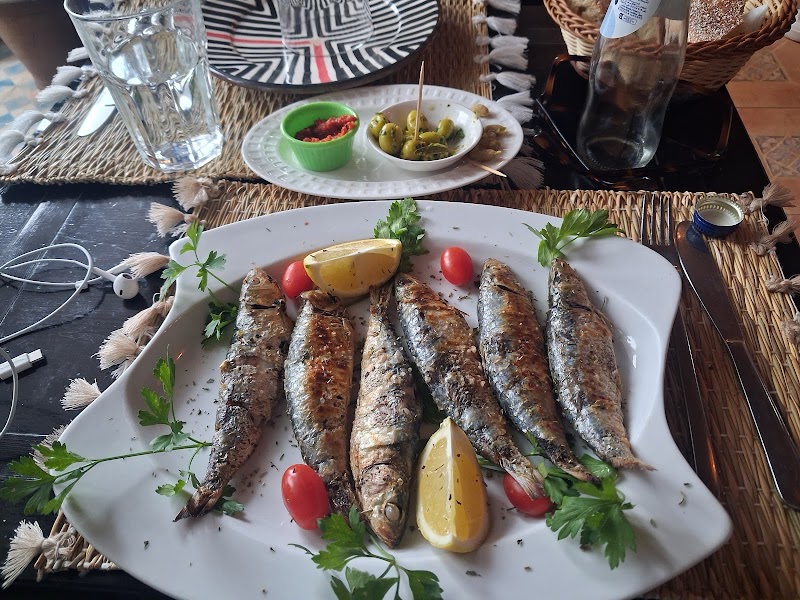 Le Petit Resto : Poissons & Herbs – Place Chrib Atay, Rue Laalouj, Essaouira 44000, Maroc (photo 3)