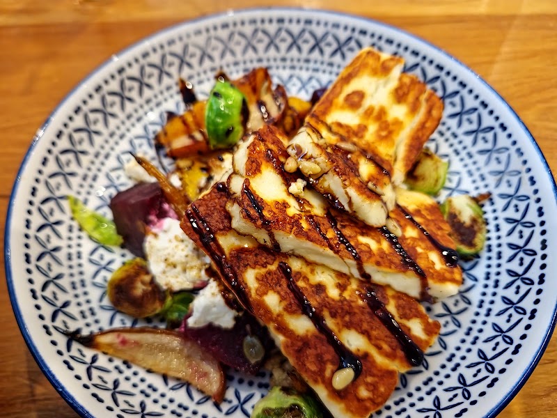 Lumberjack Cafe & Restaurant – 3 Saunders Street, Owaka 9535, Nouvelle-Zélande (photo 2)
