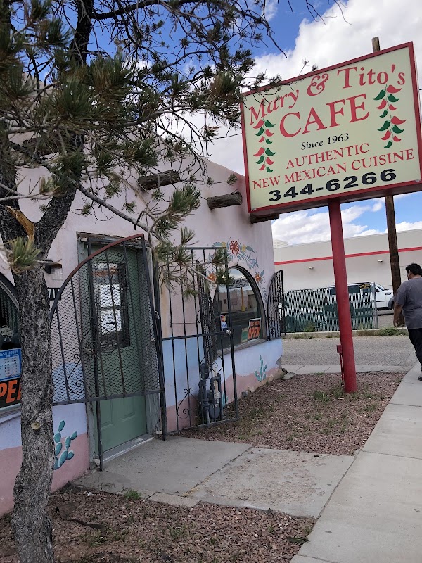 Mary & Tito's Cafe – 2711 4th St NW, Albuquerque, NM 87107, États-Unis (photo 1)