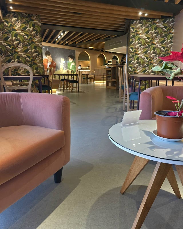 NUA — Breakfast, Brunch & Beyond – Rua da Carreira 232, São Martinho, 9000-042 Funchal, Portugal (photo 1)