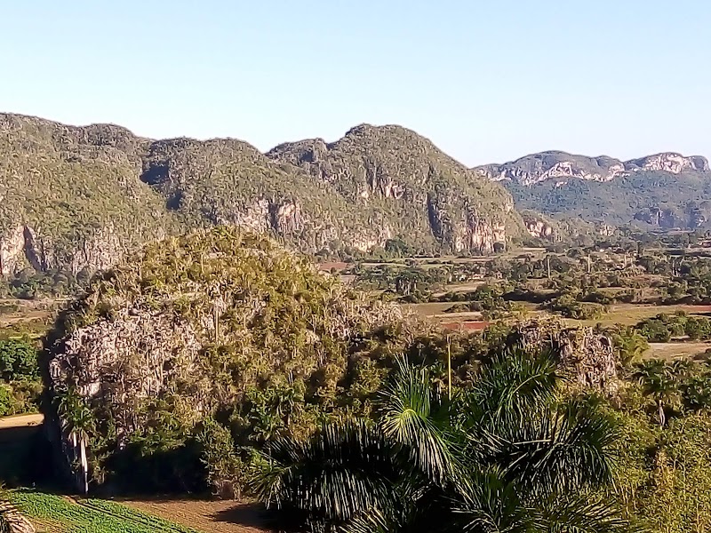 Parque José Martí – J78R+JCR, Vinales, Cuba (photo 3)