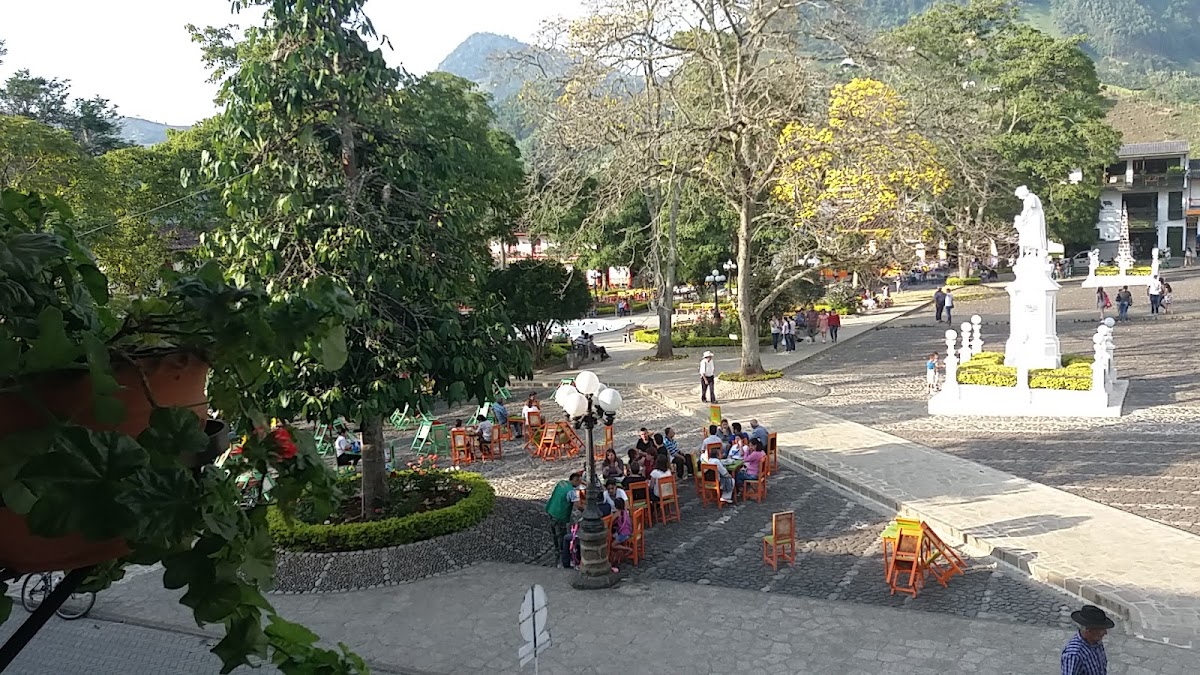 Parque Principal El Libertador – Parque Principal, Jardín, Antioquia, Colombie (photo 1)