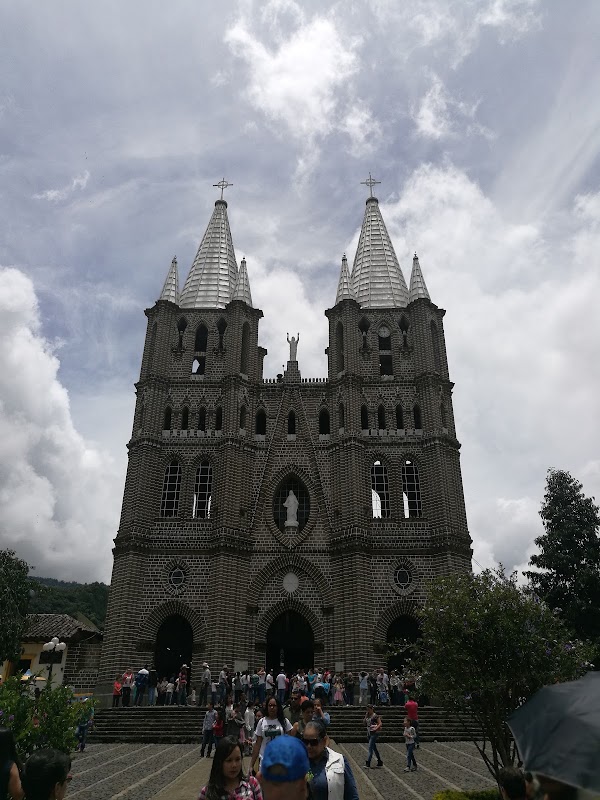 Parque Principal El Libertador – Parque Principal, Jardín, Antioquia, Colombie (photo 2)