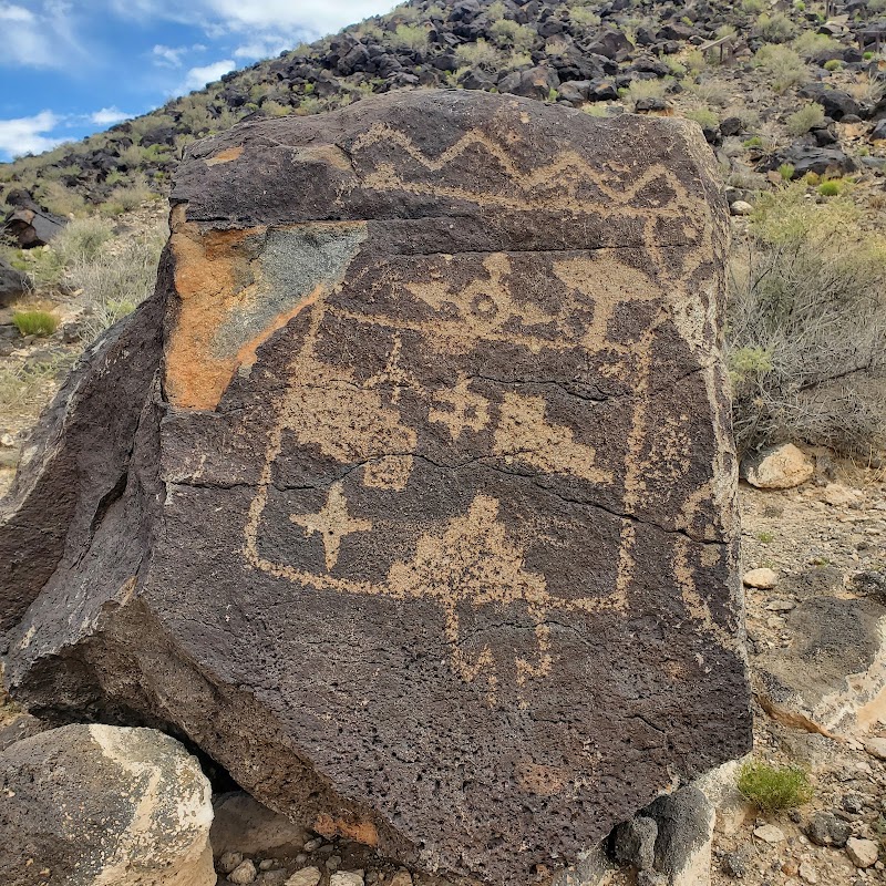 Petroglyph National Monument – 6510 Western Trail NW, Albuquerque, NM 87120, États-Unis (photo 1)