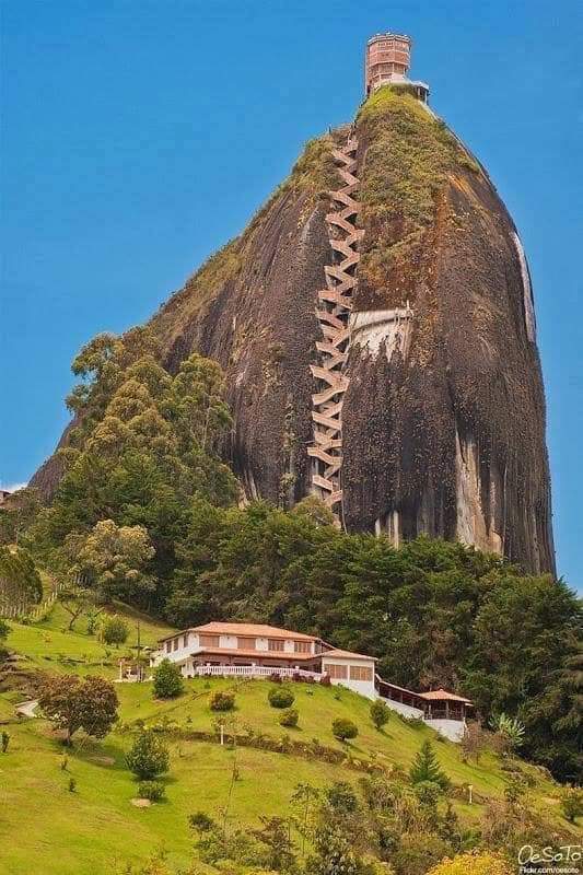 Piedra del Peñol (El Peñol) – Piedra del Peñol, Guatapé, Antioquia, Colombie (photo 1)