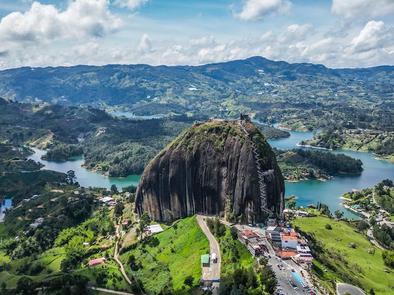 Piedra del Peñol (El Peñol) – Piedra del Peñol, Guatapé, Antioquia, Colombie (photo 2)