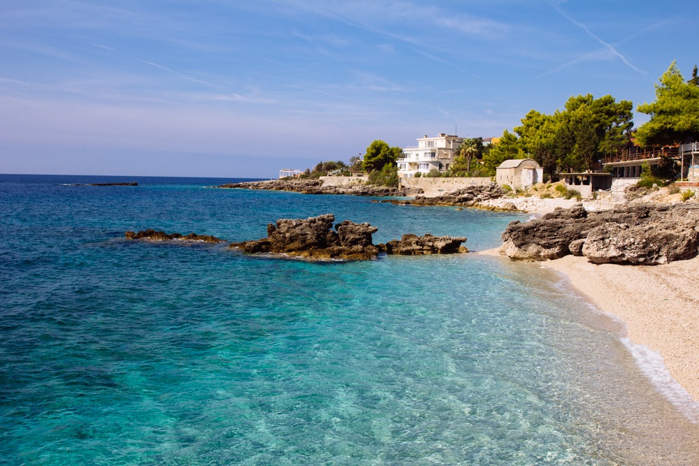 Plage de Dhërmi – Dhërmi Beach, Albanian Riviera, Albania (photo 1)