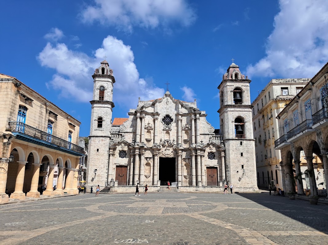 Plaza de la Catedral – 4JRX+89J, Havana, Cuba (photo 1)