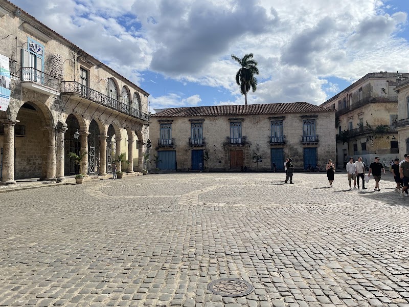 Plaza de la Catedral – 4JRX+89J, Havana, Cuba (photo 2)