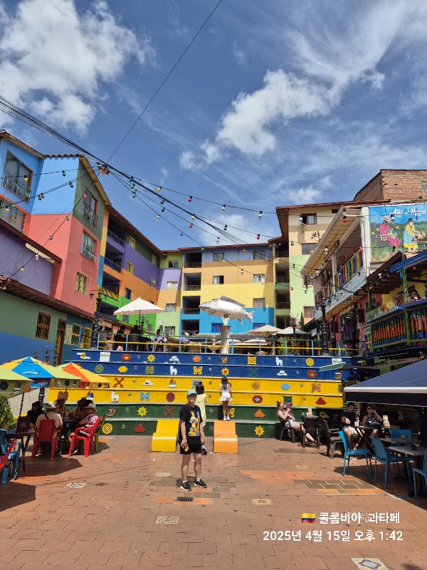 Plazoleta de los Zócalos – Plazoleta de los Zócalos, Guatapé, Antioquia, Colombie (photo 2)