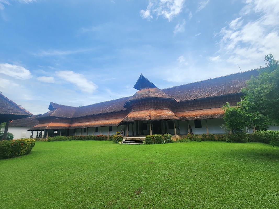 Puthen Maliga Palace Museum – Near, Padmanabhaswamy Temple Road East Fort, Pazhavangadi Fort Palace Complex, Fort, East Fort, Pazhavangadi, Thiruvananthapuram, Kerala 695023, India (photo 1)