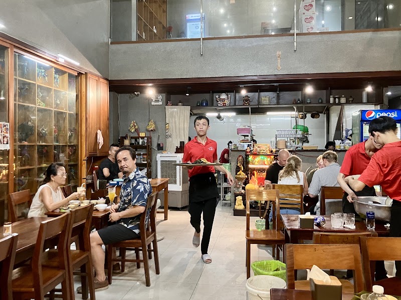 Quán Hạnh – 11-15 Đường Phó Đức Chính, Thuận Hóa, Huế, Vietnam (photo 2)