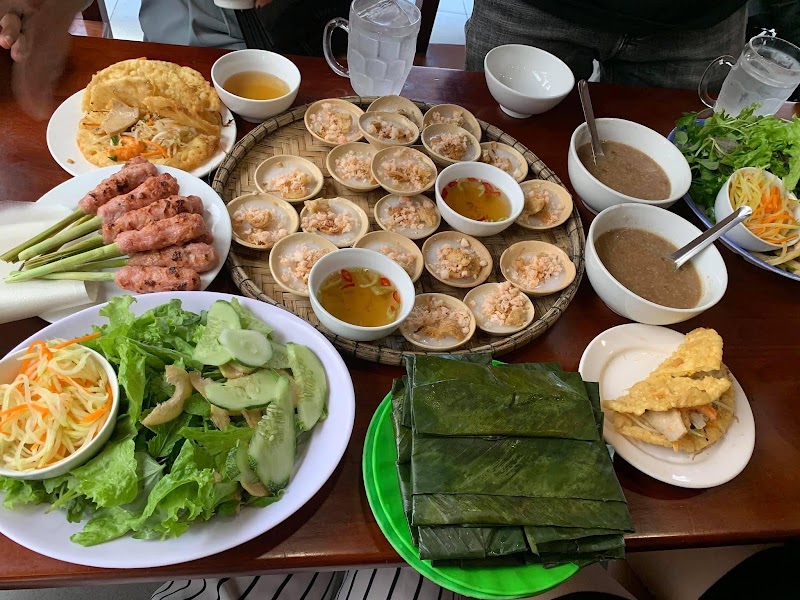 Quán Hạnh – 11-15 Đường Phó Đức Chính, Thuận Hóa, Huế, Vietnam (photo 3)