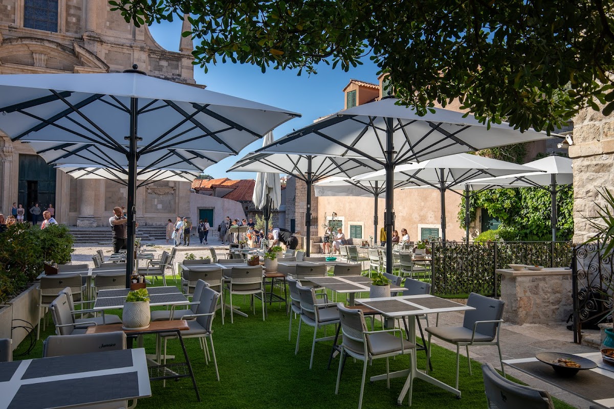 Restaurant Kopun – Poljana Ruđera Boškovića, vieille ville, Dubrovnik, Croatie (photo 1)