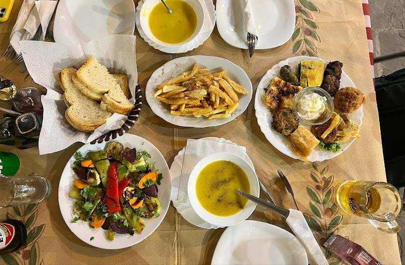 Restaurant Kujtimi – Vieux bazar, Gjirokastër, Albanie (photo 2)