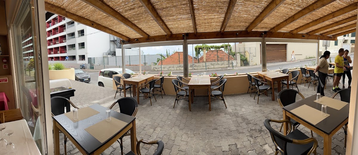 Restaurante O Tapassol – R. Velha da Ajuda 12, São Martinho, 9000-115 Funchal, Portugal (photo 1)