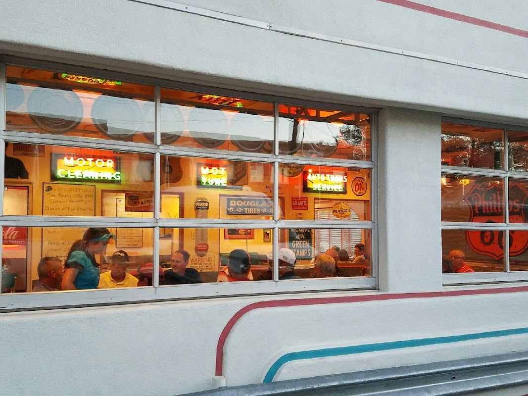 Route 66 - néons de Central Avenue – Central Ave SE, Nob Hill, Albuquerque, NM 87106, États-Unis (photo 1)