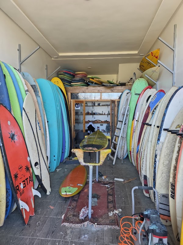 Session surf a Taghazout (location planche + combinaison) – Taghazout Village, Agadir 80000, Maroc (photo 2)