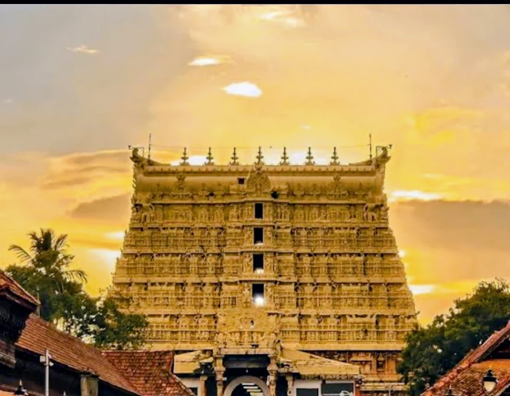 Sree Padmanabhaswamy Temple – West Nada, Fort, East Fort, Pazhavangadi, Thiruvananthapuram, Kerala 695023, India (photo 1)