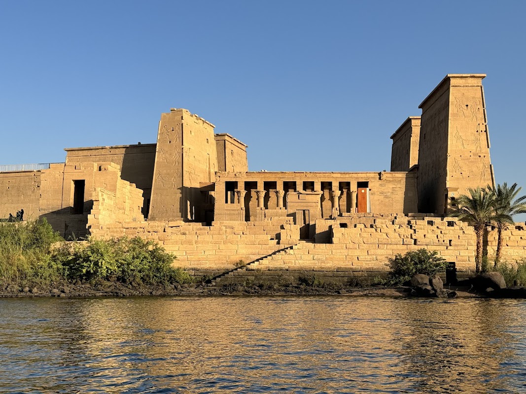 Temple de Philae puis felouque au coucher du soleil – Agilkia Island, Aswan, Égypte (photo 1)