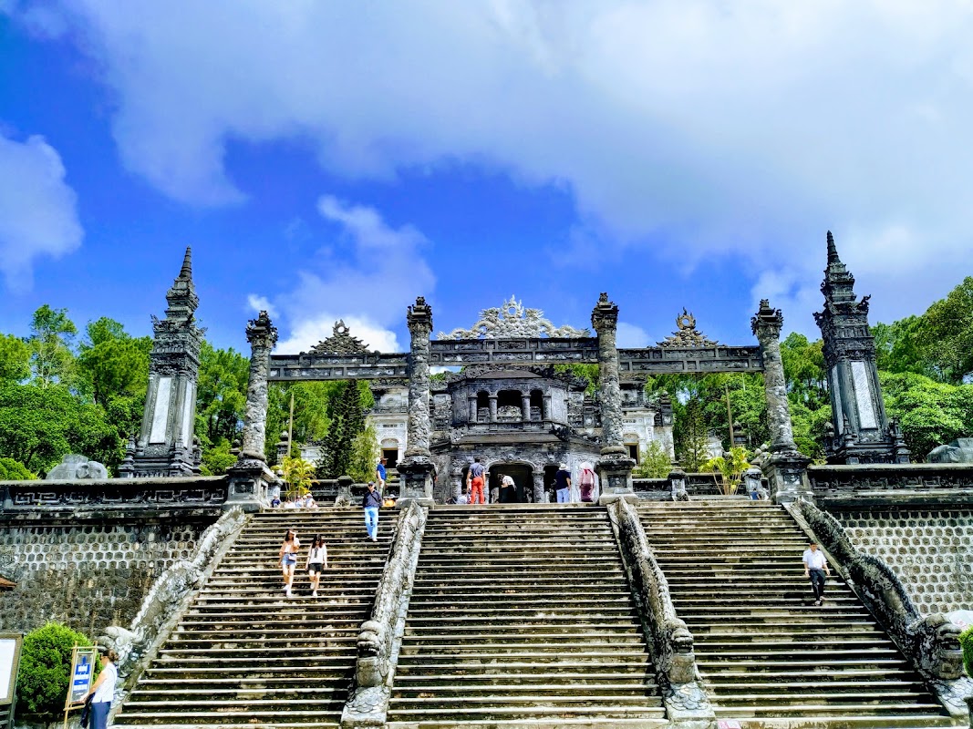 Tombeau de Khải Định – Núi, Châu Chữ, Thủy Xuân, Huế 530000, Vietnam (photo 1)