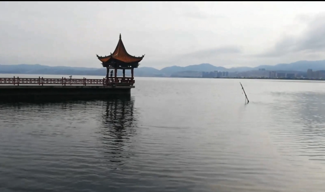 Tour du lac Erhai – Rive nord-ouest du lac Erhai, Xizhou, Dali, Yunnan, Chine (photo 1)