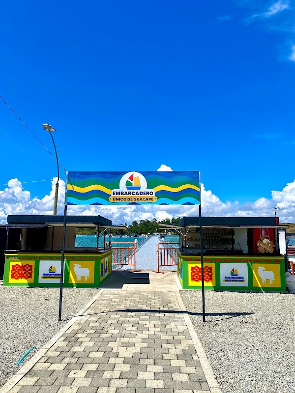 Tour lancha embalse (Guatapé) – Malecón (embarcadero), Guatapé, Antioquia, Colombie (photo 1)