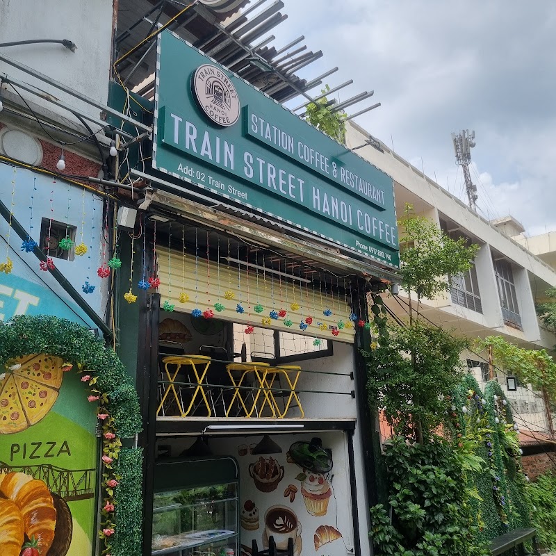 Train Street Hanoi coffee – Train Street/2 Trần Phú, Hoàn Kiếm, Hà Nội, Vietnam (photo 1)