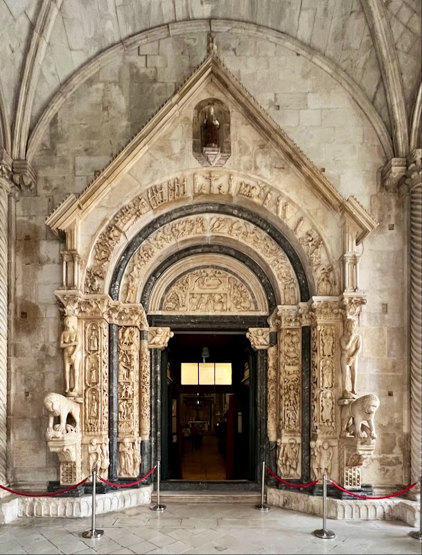 Trogir et la cathédrale Saint-Laurent – Trg Ivana Pavla II, 21220, Trogir, Croatie (photo 3)