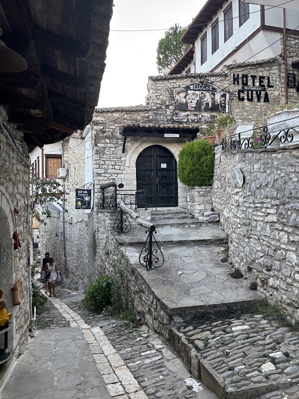 Vieille ville de Berat — quartier Mangalem – Quartier Mangalem, Berat, Albania (photo 2)