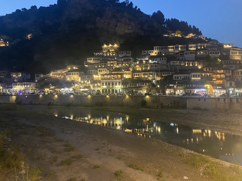 Vieille ville de Berat — quartier Mangalem – Quartier Mangalem, Berat, Albania (photo 3)