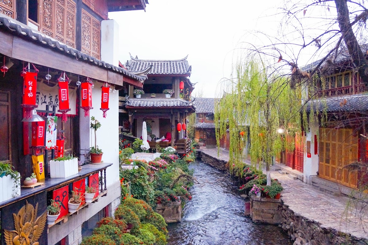 Vieille ville de Lijiang avant l'aube – Vieille ville de Lijiang (Dayan), Yunnan, Chine (photo 1)