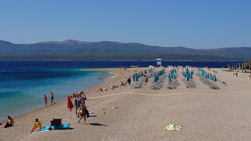 Zlatni Rat et le village de Bol – Zlatni Rat, 21420, Bol, Croatie (photo 2)